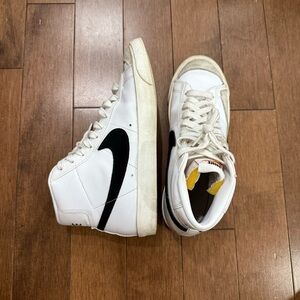 Nike Blazer- Size 9W